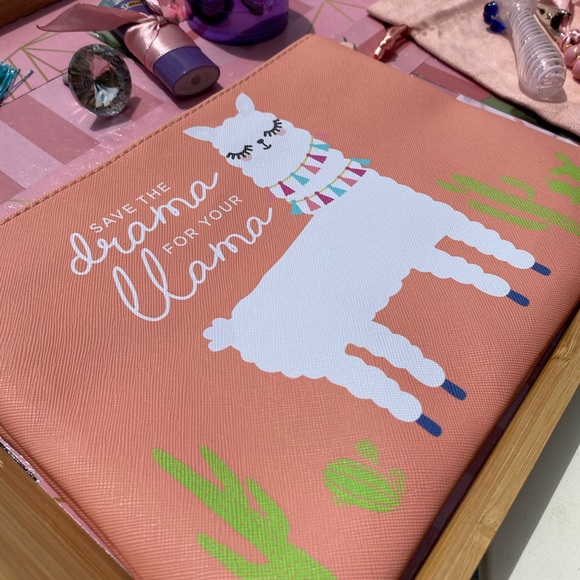 When A Woman Smokes Travel Kit 💨 - Picture 9 of 10